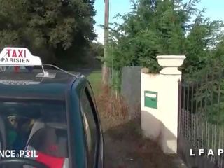 Cette nemfomanyak francaise tr maske se fait ramoner le cul par le taximan