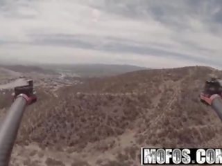 Mofos - drone gjahtar - (alison tyler) - poolside qirje